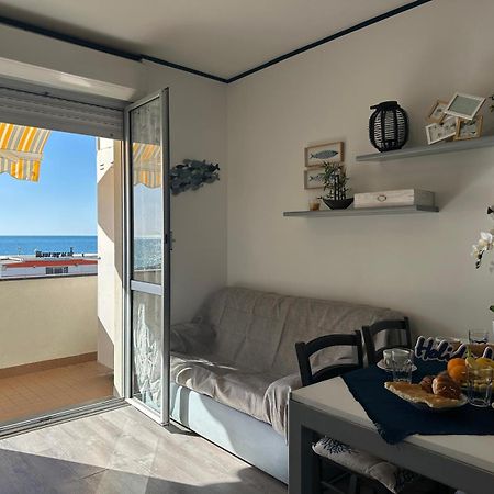 House Little Boat By Holiday World Рива-Тригозо Экстерьер фото